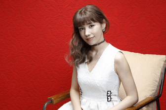 有島麗華\u2026旧姓:戸川。光軌の妻で、高校時代のクラスメイト。洞察力に優れている。光軌に鮮烈な行動で気持ちを伝え、高校卒業後から付き合い始め結婚に至った。