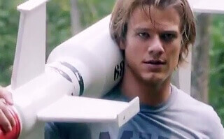 http://www.scifipulse.net/wp-content/uploads/2016/09/MacGyver-2016-The-Rising.jpg